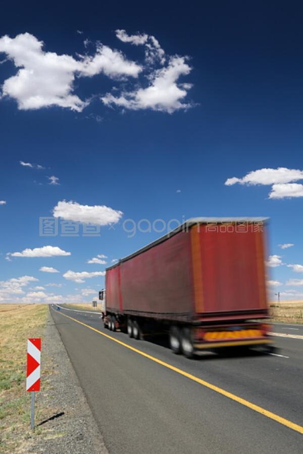 公路上的卡车